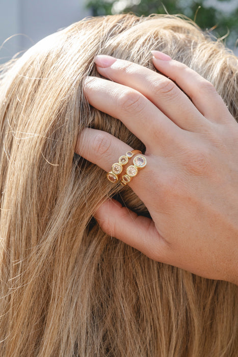 GOLD PLATED ADJUSTABLE SIZE RING WITH CUBIC ZIRCONIA STONES R1883CHAMPAGNE