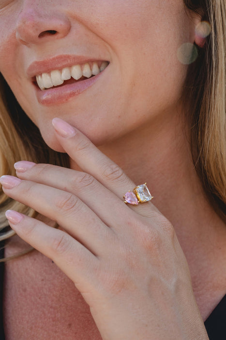 GOLD PLATED ADJUSTABLE SIZE RING WITH CUBIC ZIRCONIA STONES R1884PINK