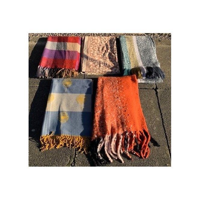 Pack of 30 assorted heavier weight scarves. Only £2.40 for each scarf. SCARFSO1