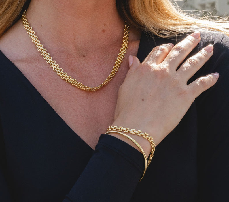 GOLD PLATED BANGLE  B1930