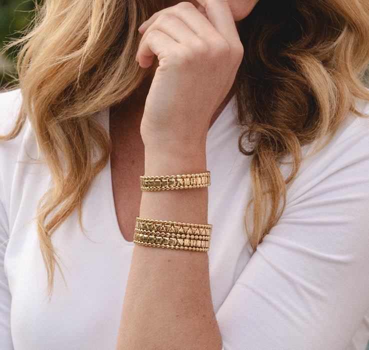 14K GOLD PLATED BRACELET WITH A FREE GIFT BOX.