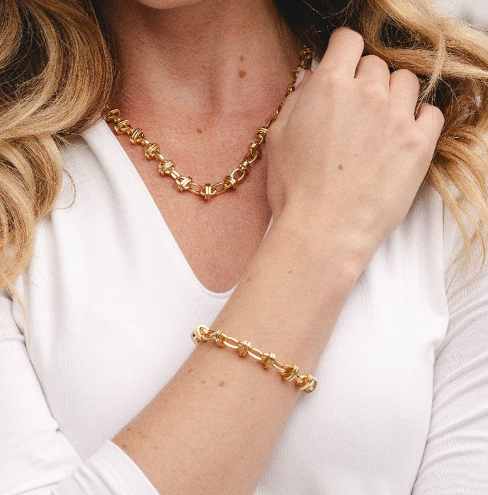 14K GOLD PLATED BRACELET WITH A FREE GIFT BOX.