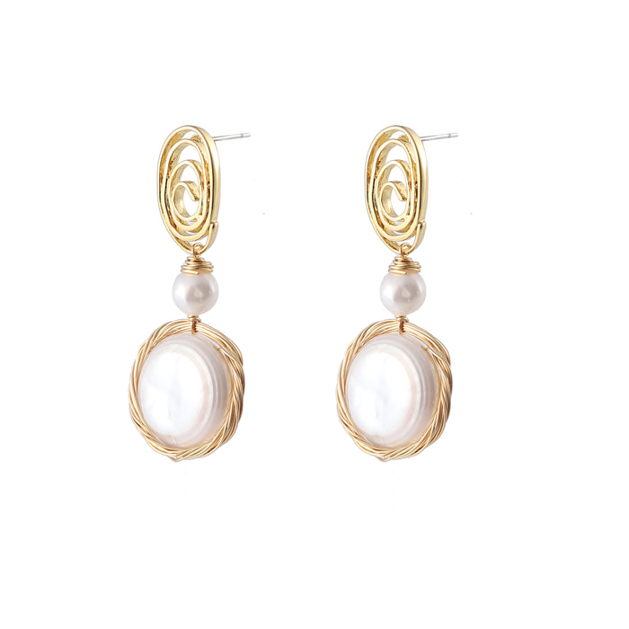 GOLD PLATED FRESHWATER PEARL EARRINGS  E1607