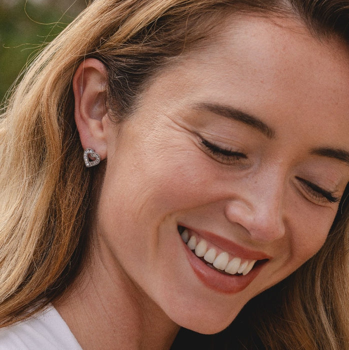 RHODIUM PLATED EARRINGS E1993 WITH CUBIC ZIRCONIA STONES WITH A FREE GIFT BOX.