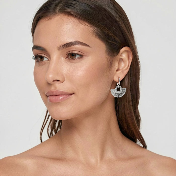 SILVER PLATED EARRINGS .E2172SILVER WITH A FREE GIFT BOX