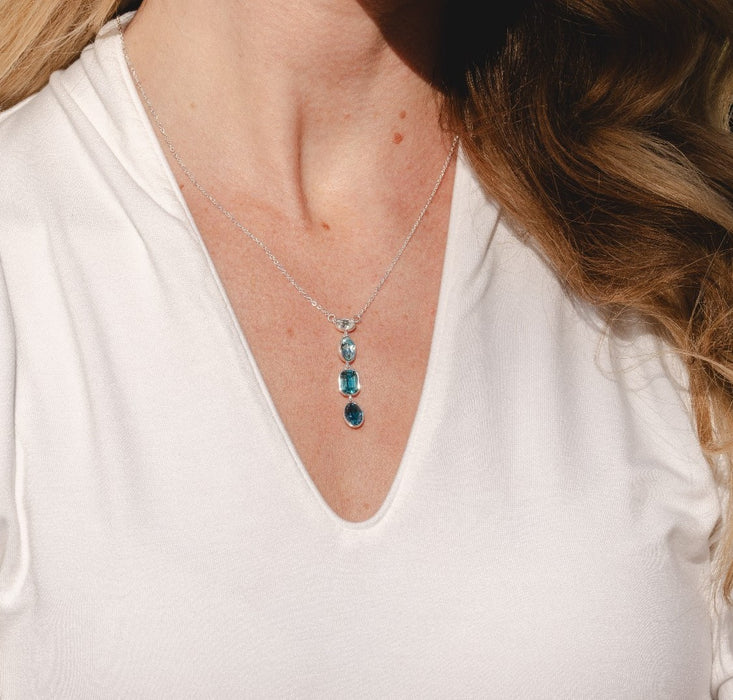 SILVER PLATED NECKLACE WITH A FREE GIFT BOX.N2028AQUA