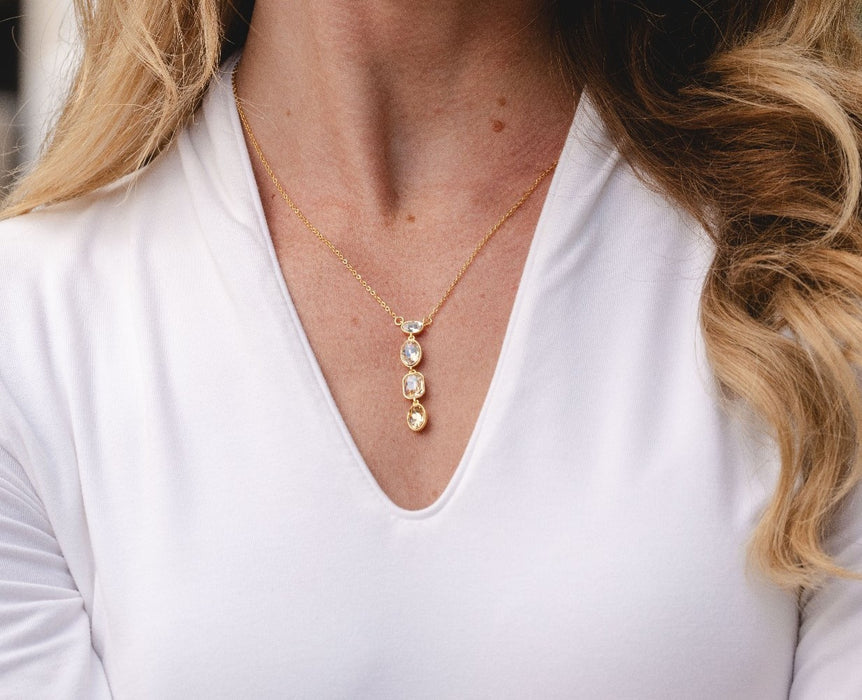 18K GOLD PLATED NECKLACE WITH A FREE GIFT BOX.N2028GREEN