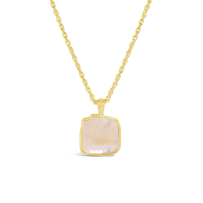 18K GOLD PLATED NECKLACE  WITH MOTHER OF PEARL.WITH A FREE GIFT BOX.N2040