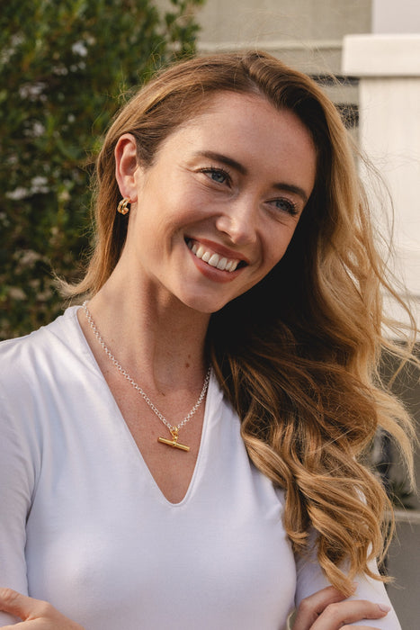 SILVER AND 18K GOLD PLATED NECKLACE WITH A FREE GIFT BOX.N2055