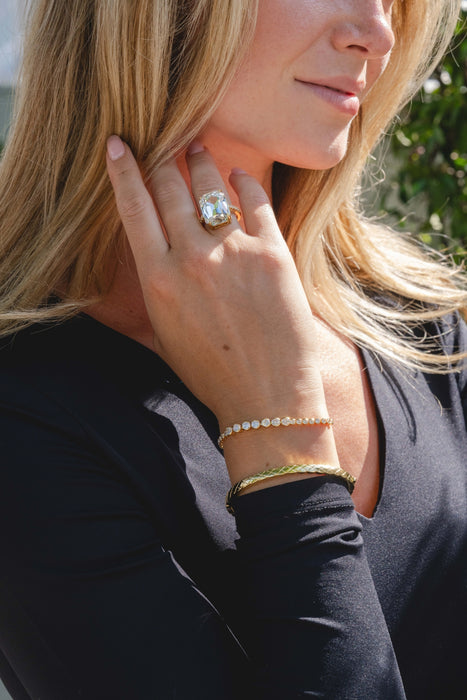 GOLD PLATED ADJUSTABLE SIZE RING    R1882WHITE