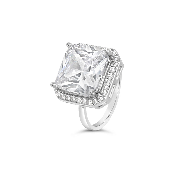 RHODIUM PLATED CUBIC ZIRCONIA RING WITH A FREE GIFT BOX R2130